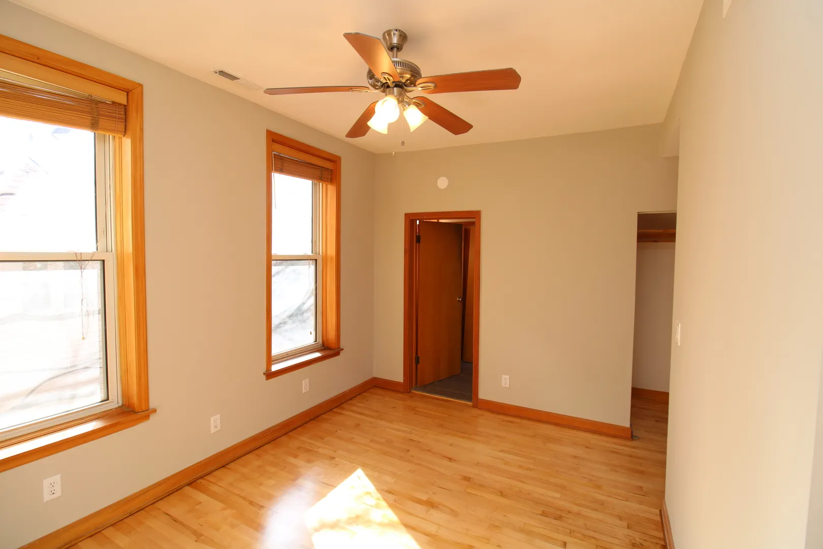 1852 W Thomas Street CH2 IL