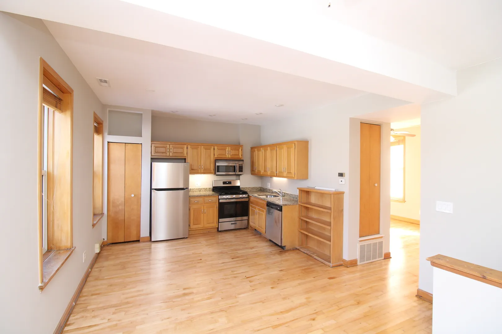 1852 W Thomas Street CH2 IL