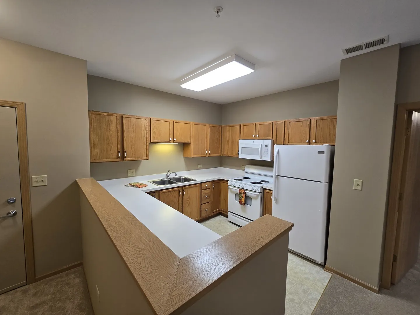 801 N Mclean Boulevard 122 IL