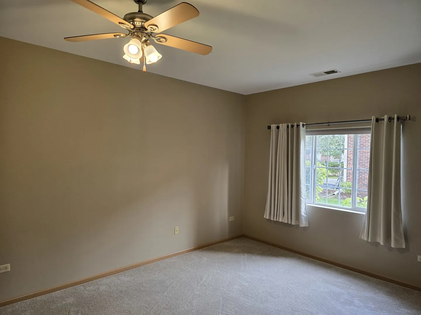 801 N Mclean Boulevard 122 IL