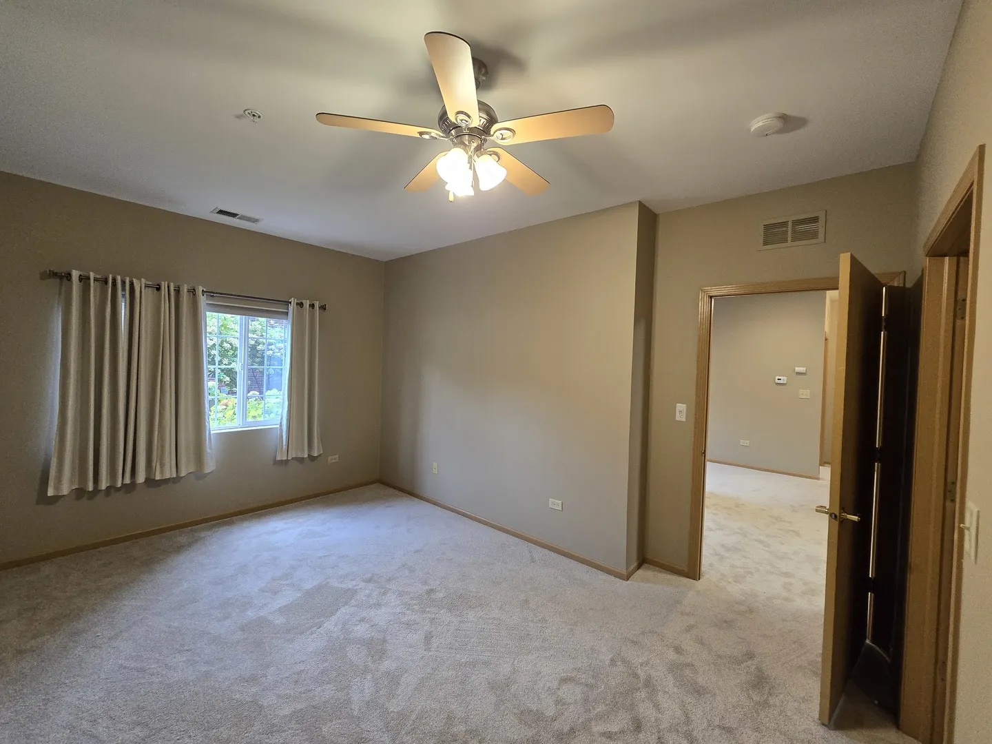 801 N Mclean Boulevard 122 IL