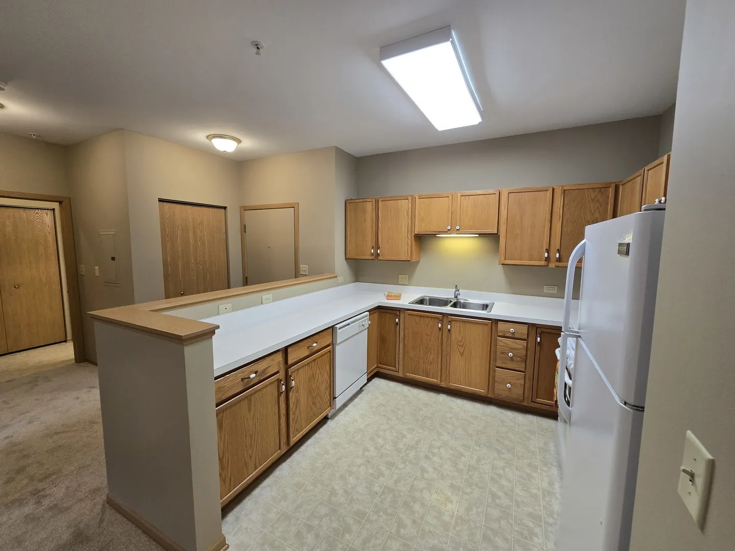 801 N Mclean Boulevard 122 IL