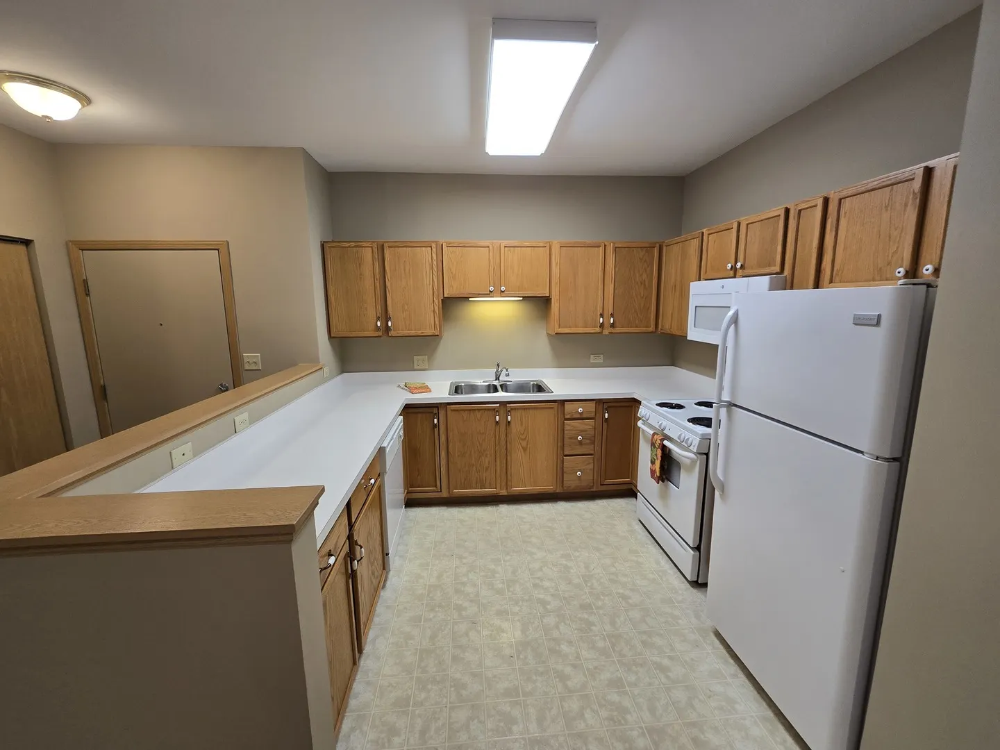801 N Mclean Boulevard 122 IL