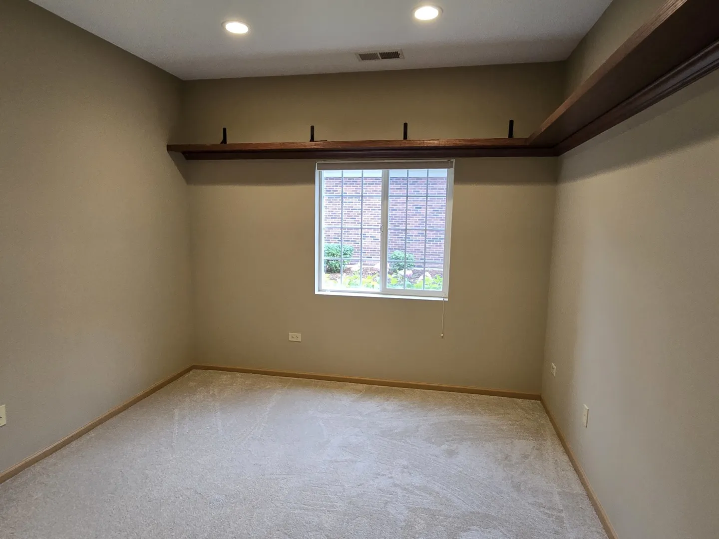 801 N Mclean Boulevard 122 IL