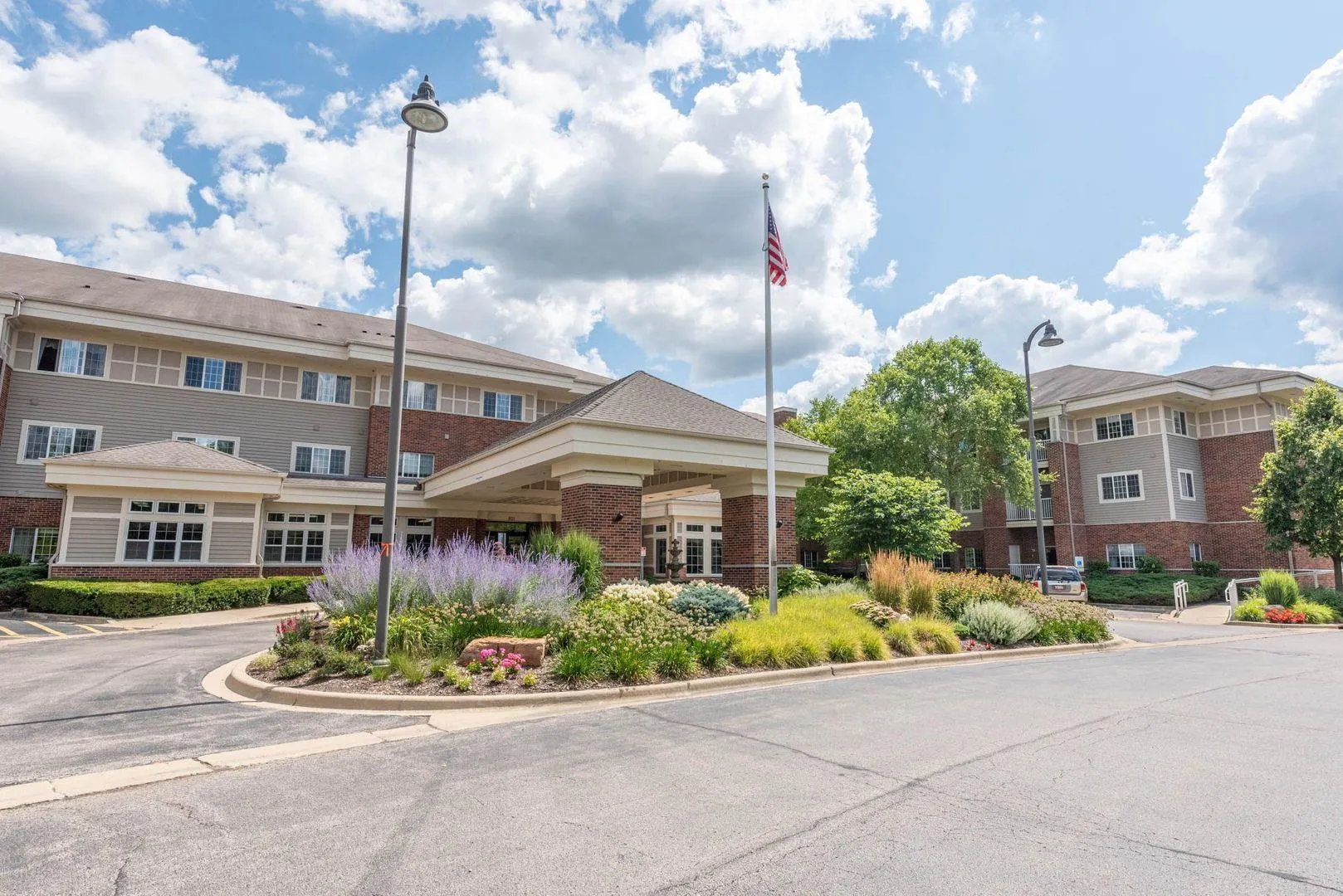 801 N Mclean Boulevard 122 IL