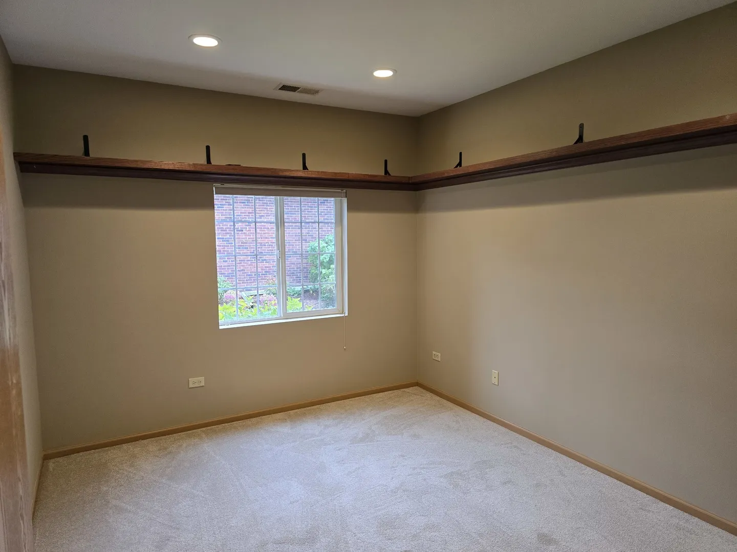 801 N Mclean Boulevard 122 IL