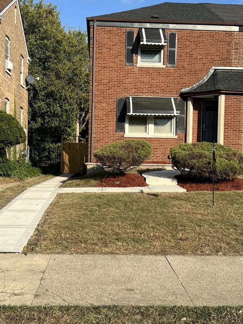 8521 S Saint Lawrence Avenue IL