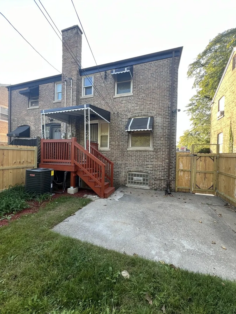 8521 S Saint Lawrence Avenue IL