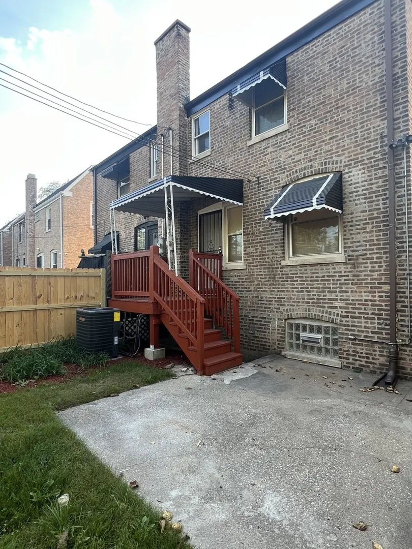 8521 S Saint Lawrence Avenue IL