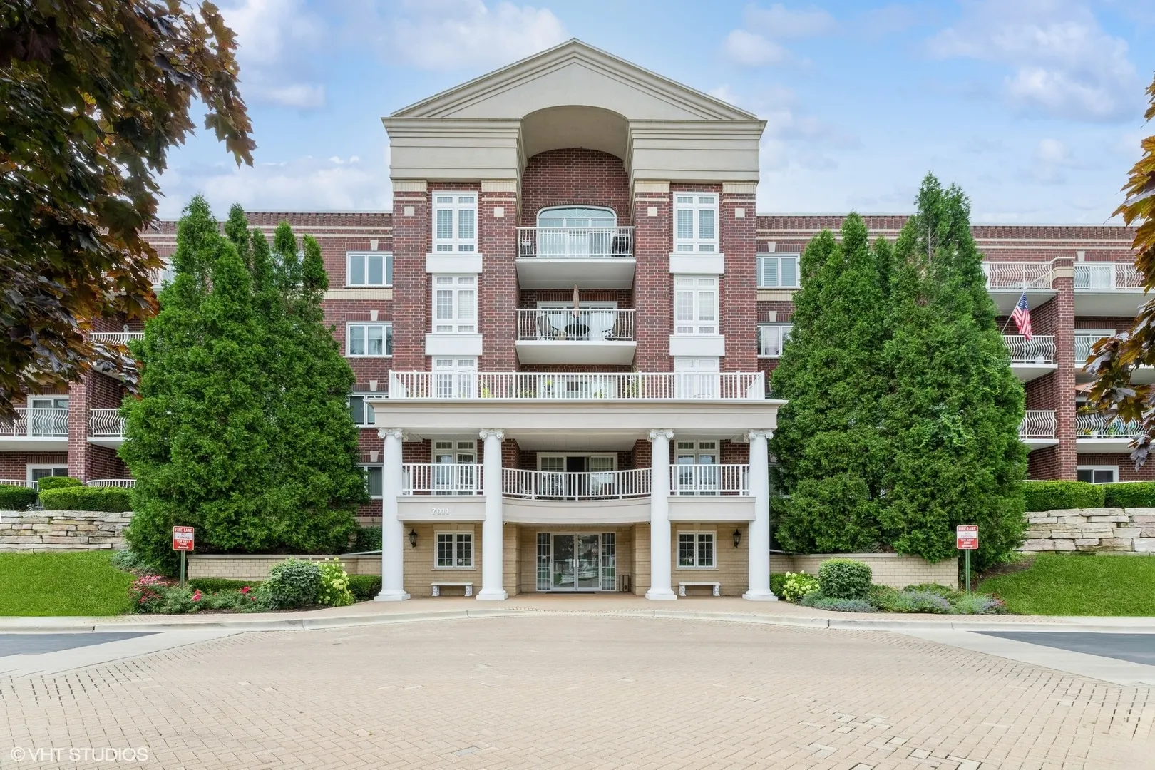7011 W Touhy Avenue 206 IL