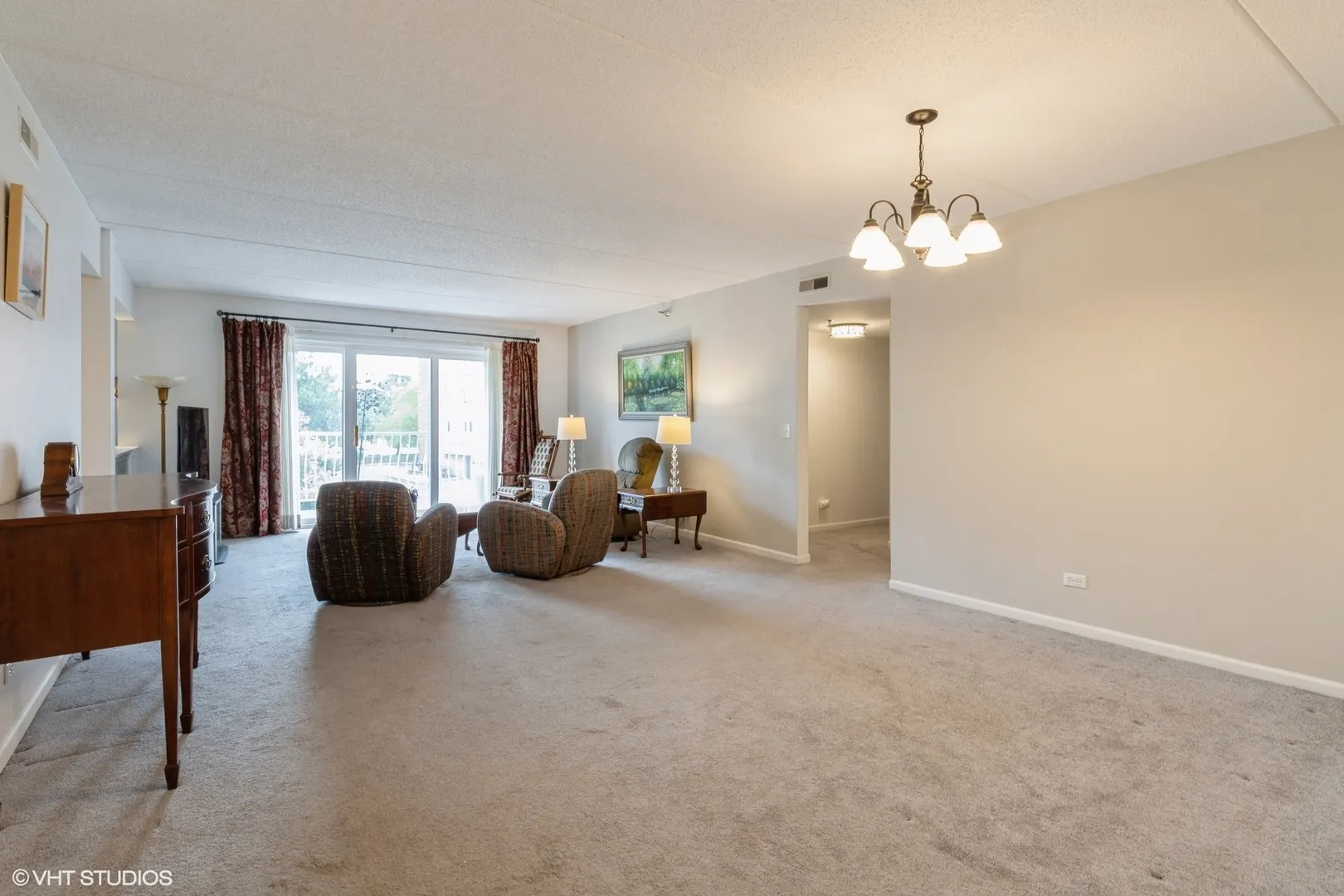 7011 W Touhy Avenue 206 IL