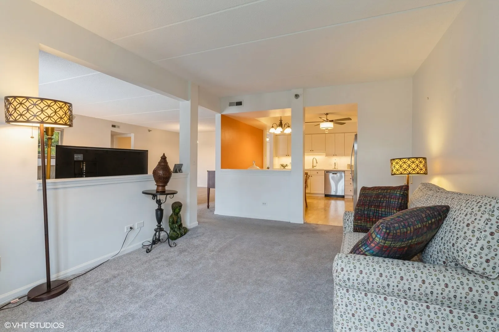 7011 W Touhy Avenue 206 IL