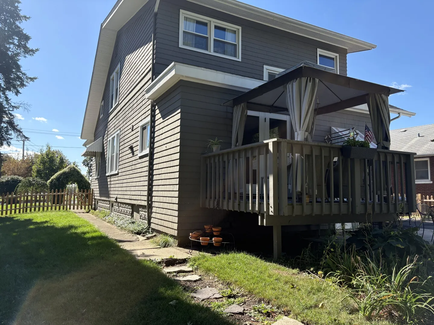90 W Franklin Avenue IL