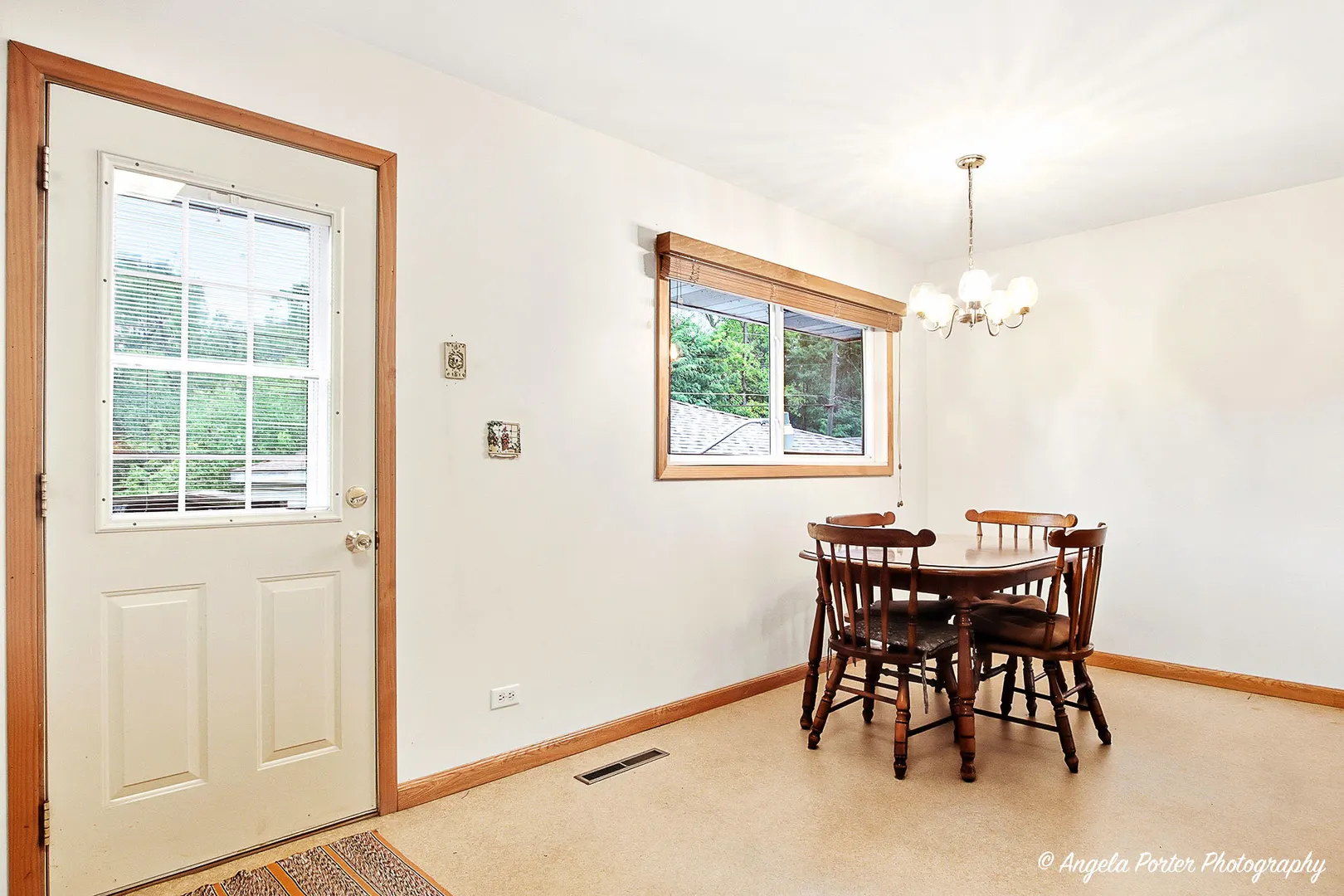 453 Willow Road IL