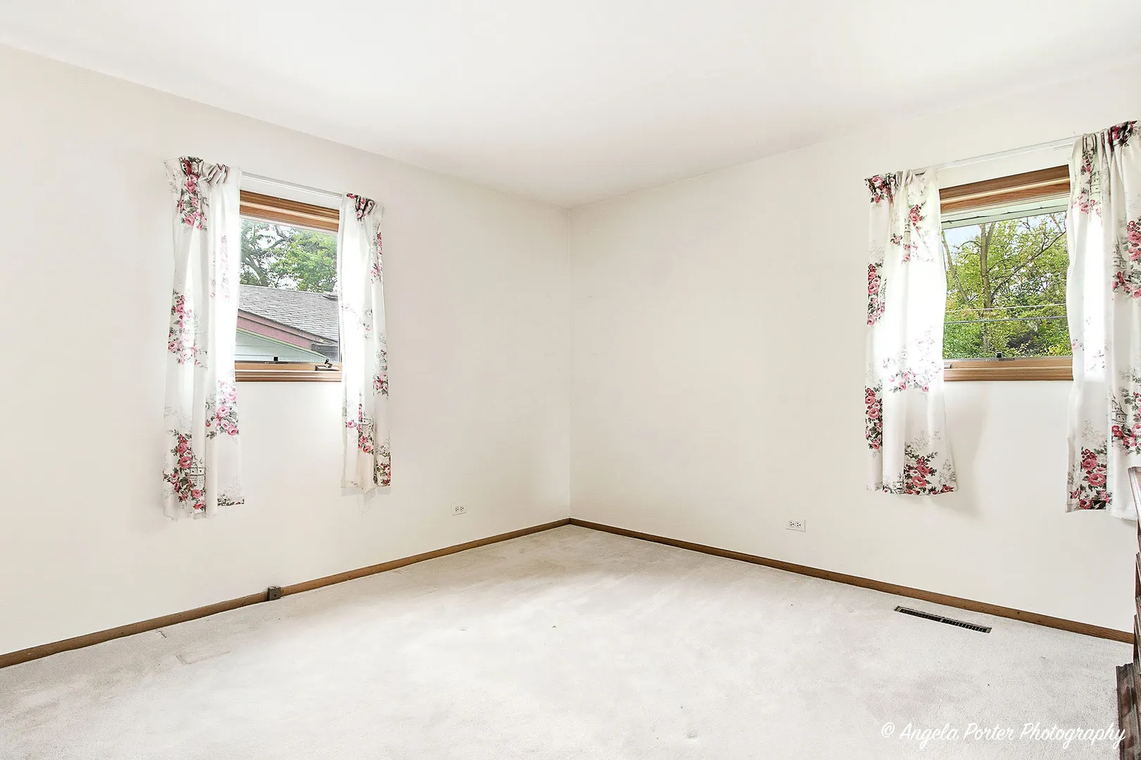 453 Willow Road IL