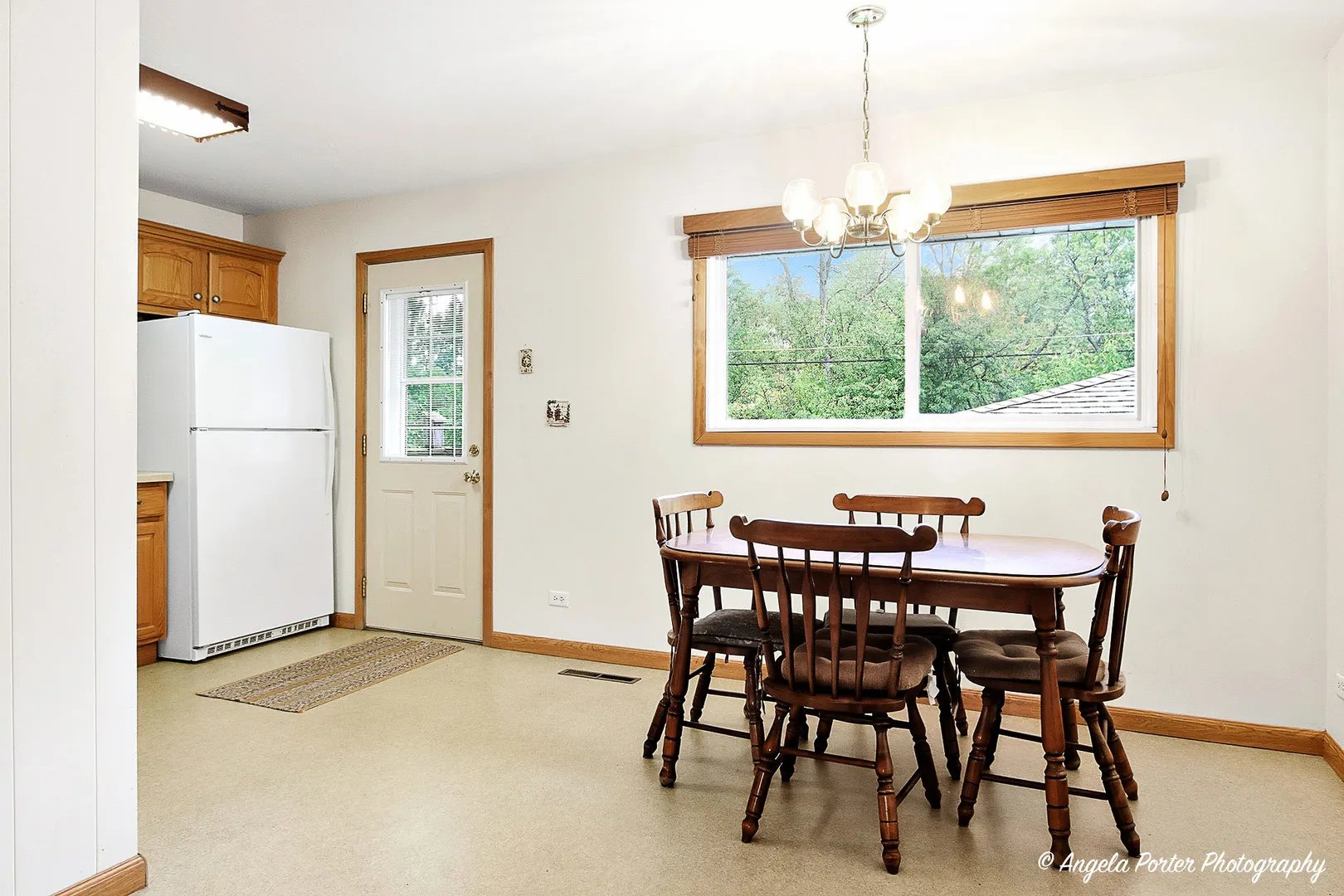 453 Willow Road IL