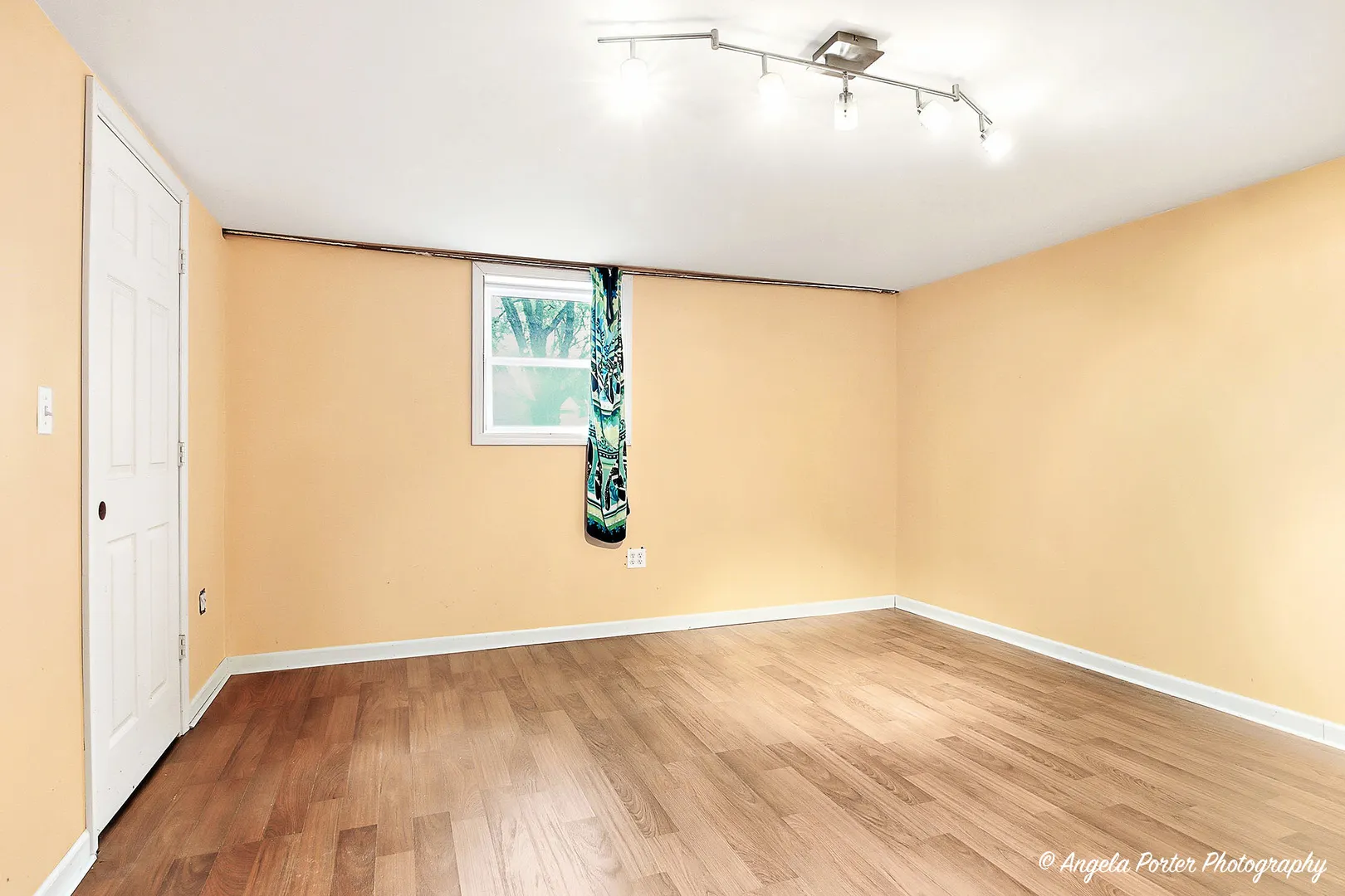 453 Willow Road IL