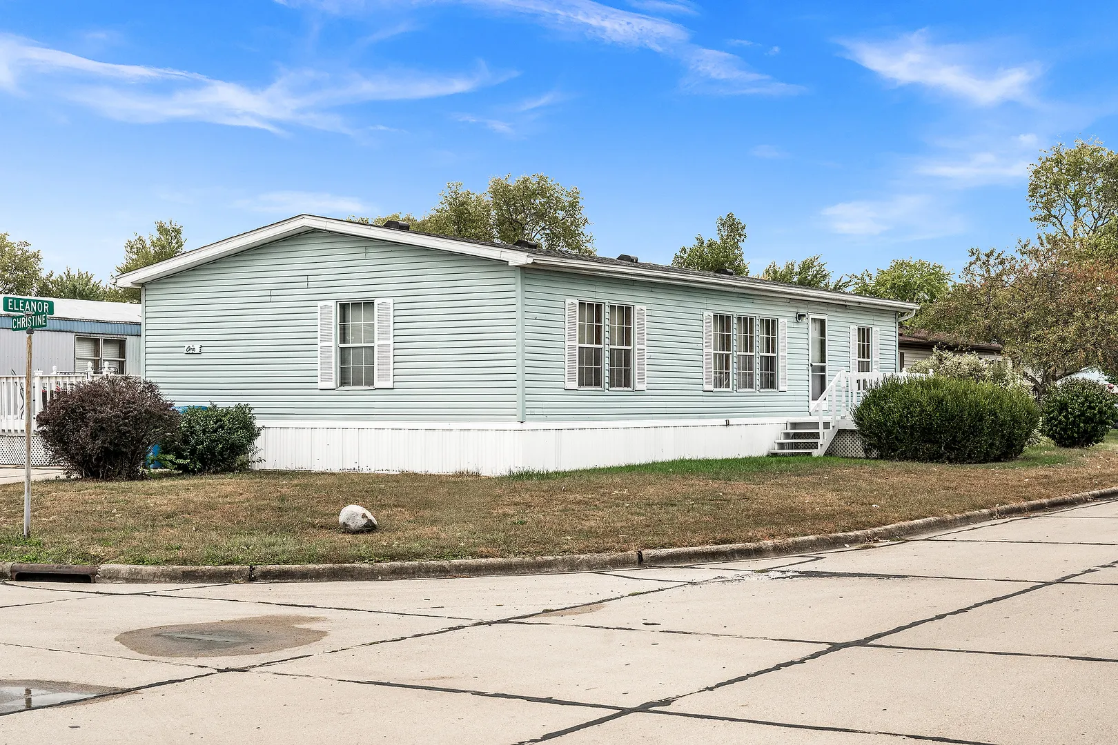 1 Christine Way IL
