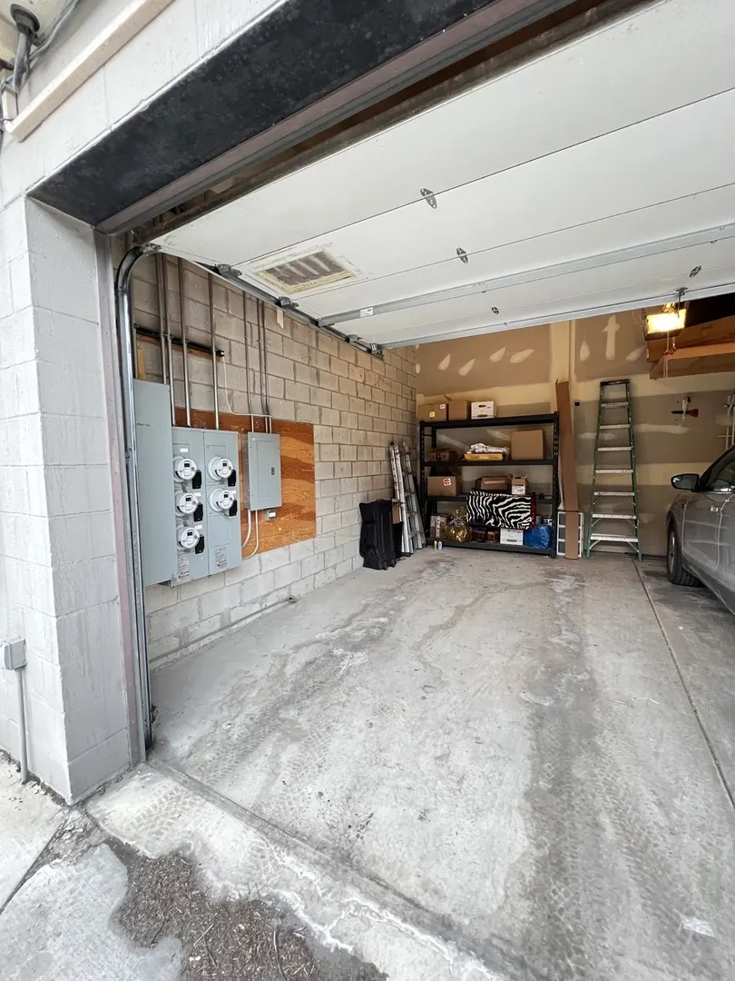 1419 W Belmont Avenue IL