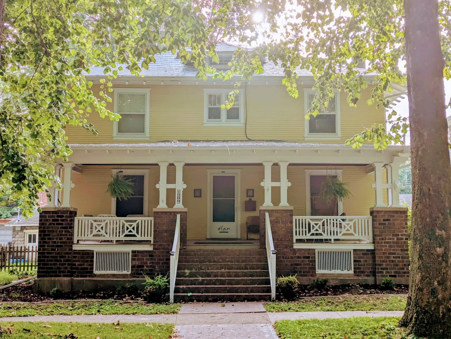 1209 N Clinton Boulevard IL
