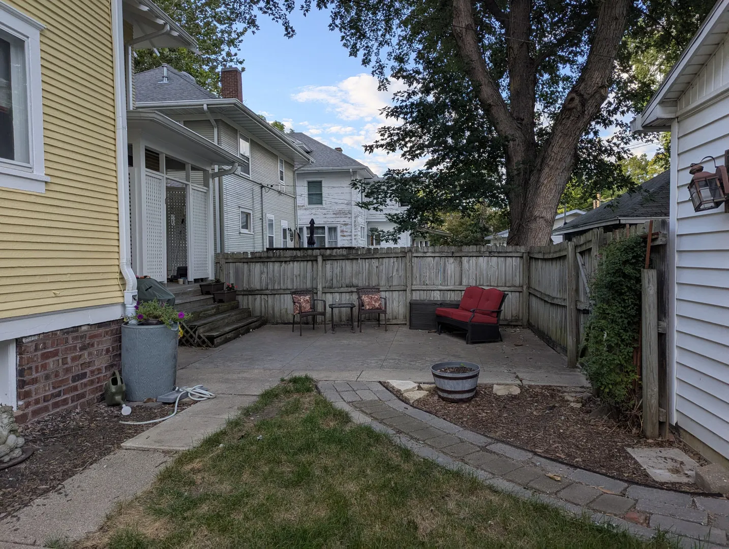 1209 N Clinton Boulevard IL