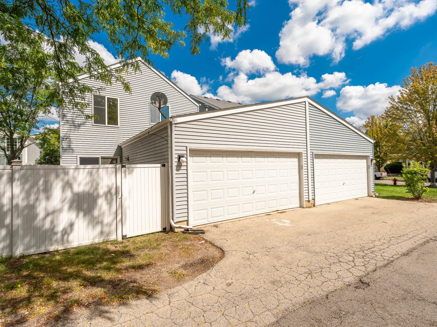 811 Serendipity Drive IL