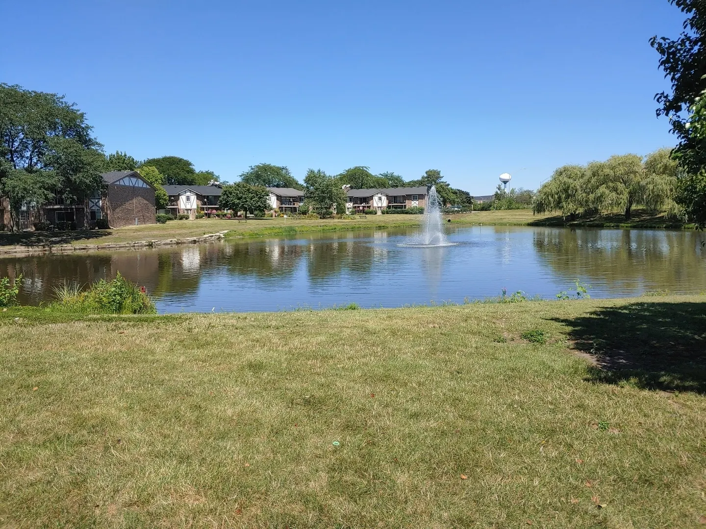 9s020 Lake Drive 10-206 IL