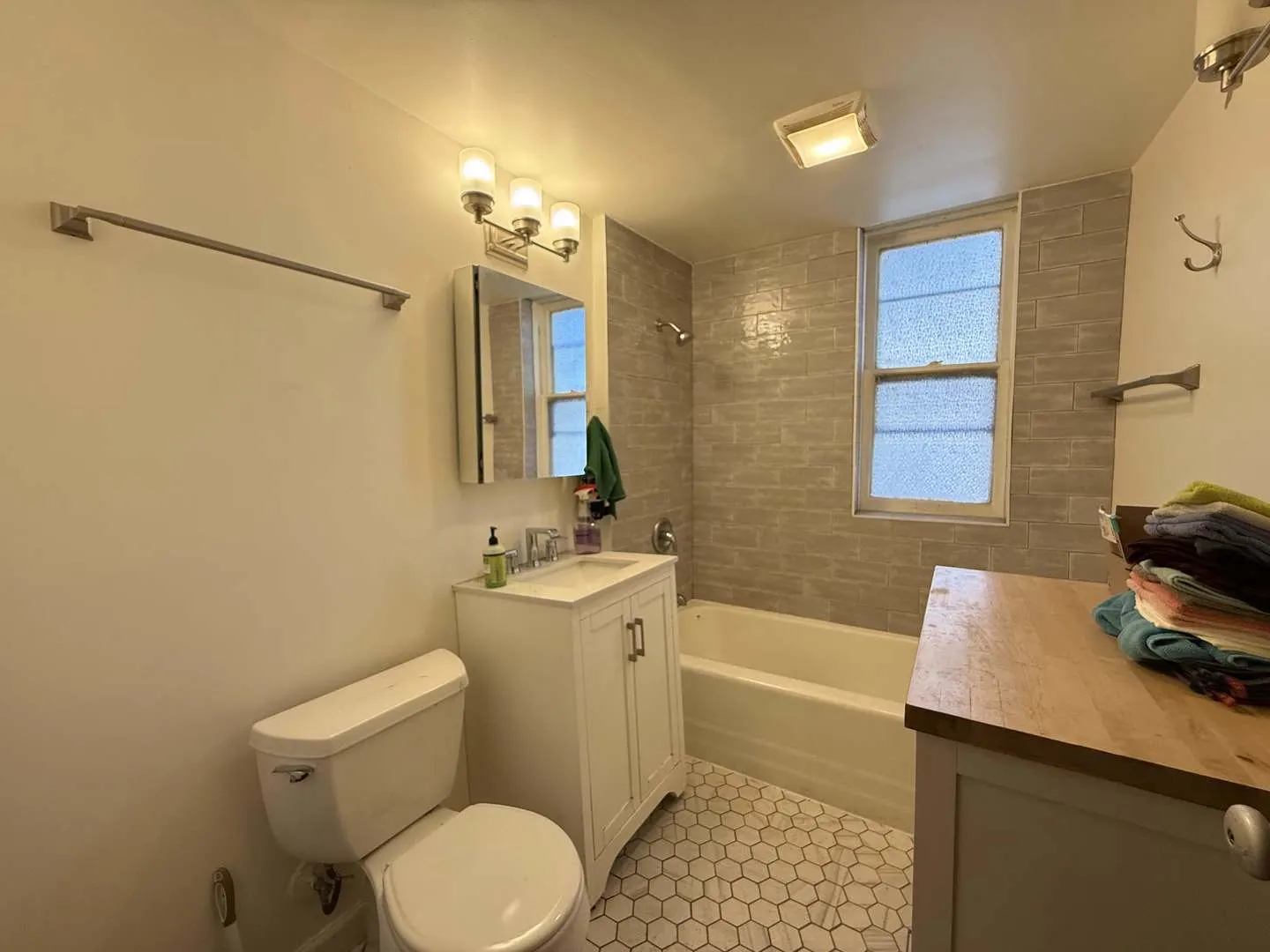 3656 N Central Park Avenue IL