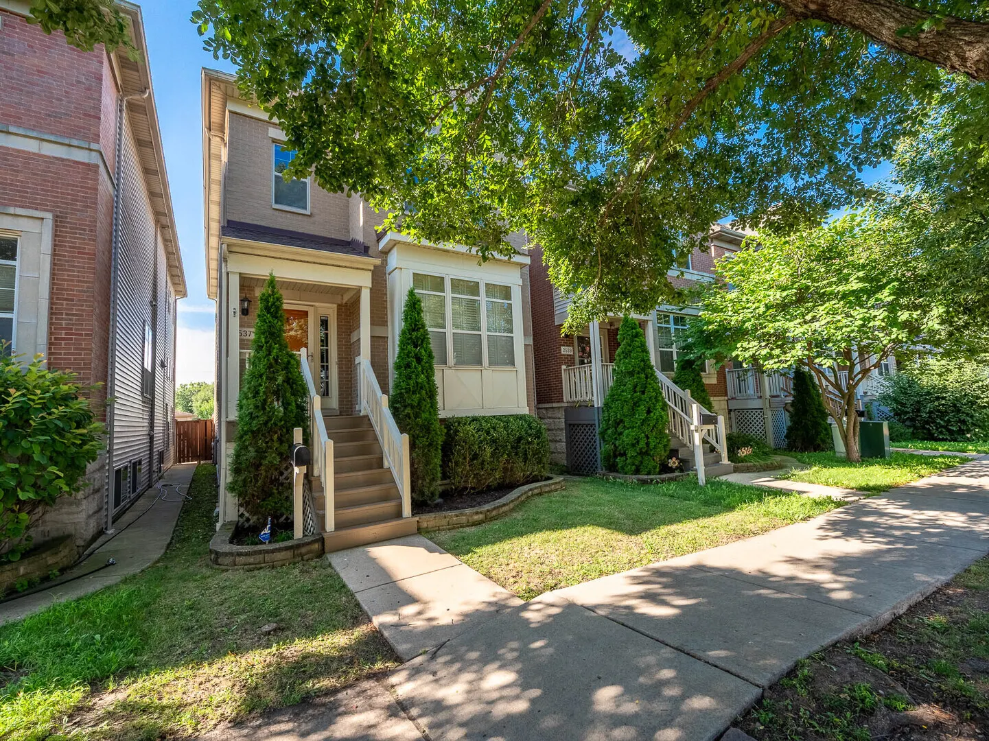 2537 W Grenshaw Street IL