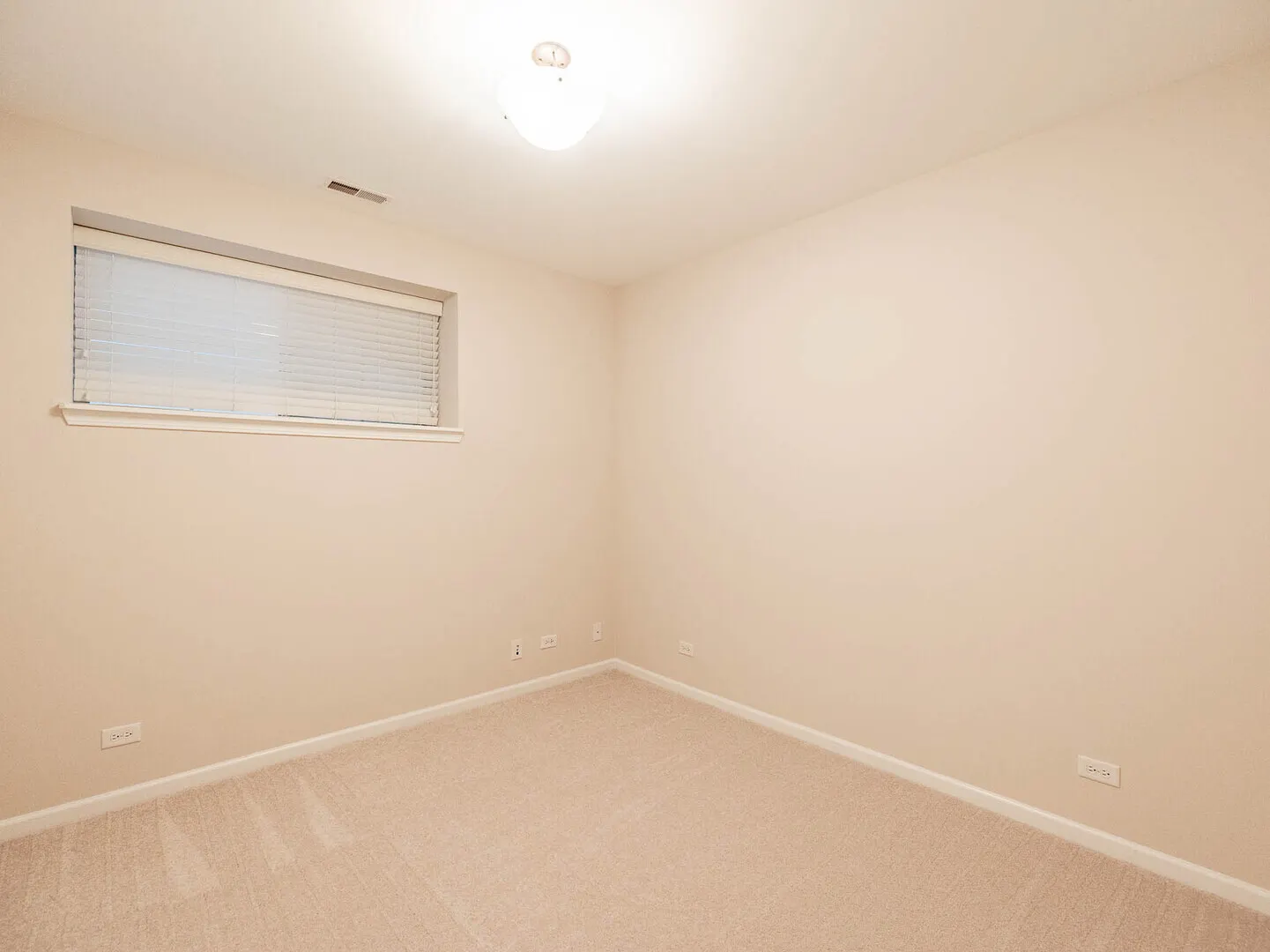 2537 W Grenshaw Street IL