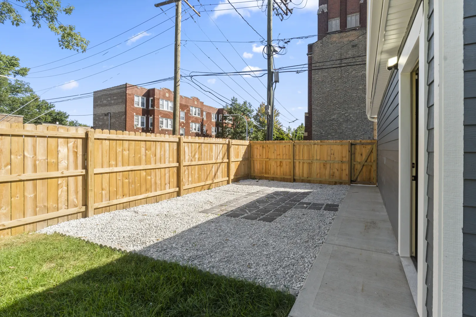 657 N PINE Avenue IL