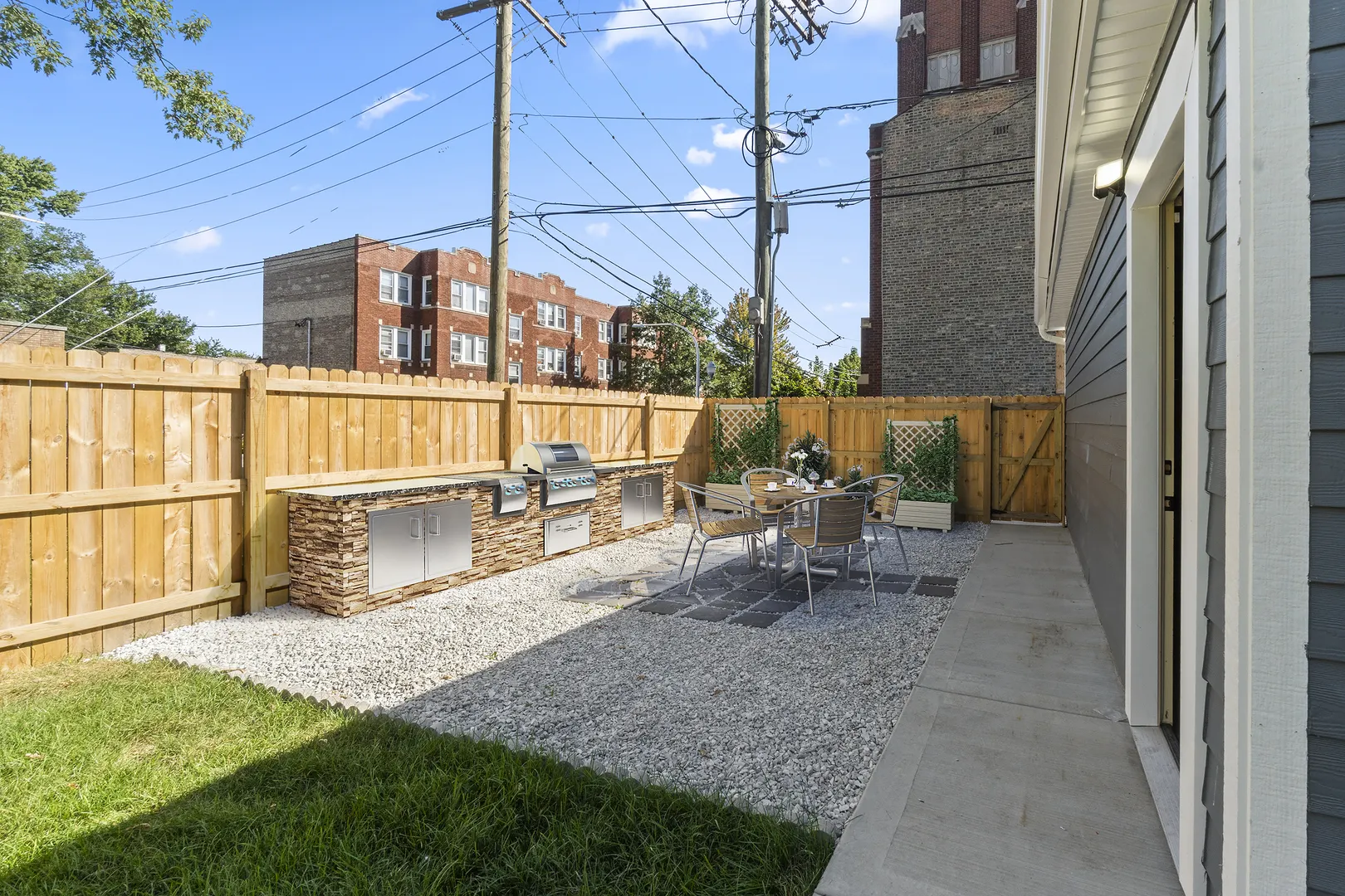 657 N PINE Avenue IL