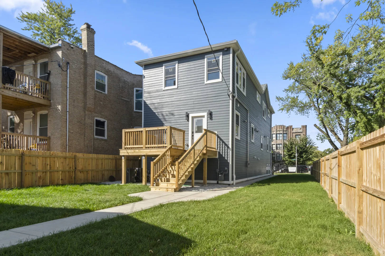 657 N PINE Avenue IL