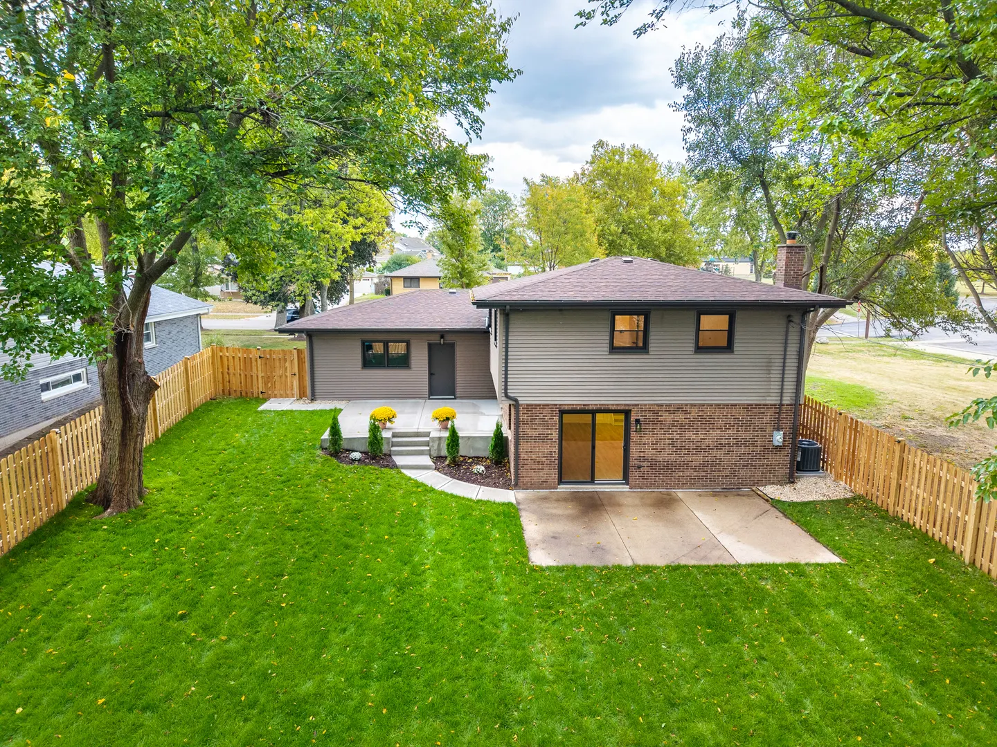 158 S Prairie Avenue IL