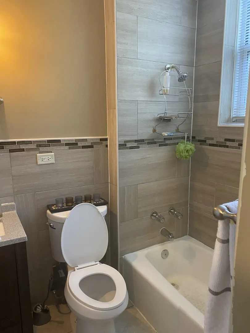 9157 S Marquette Avenue IL
