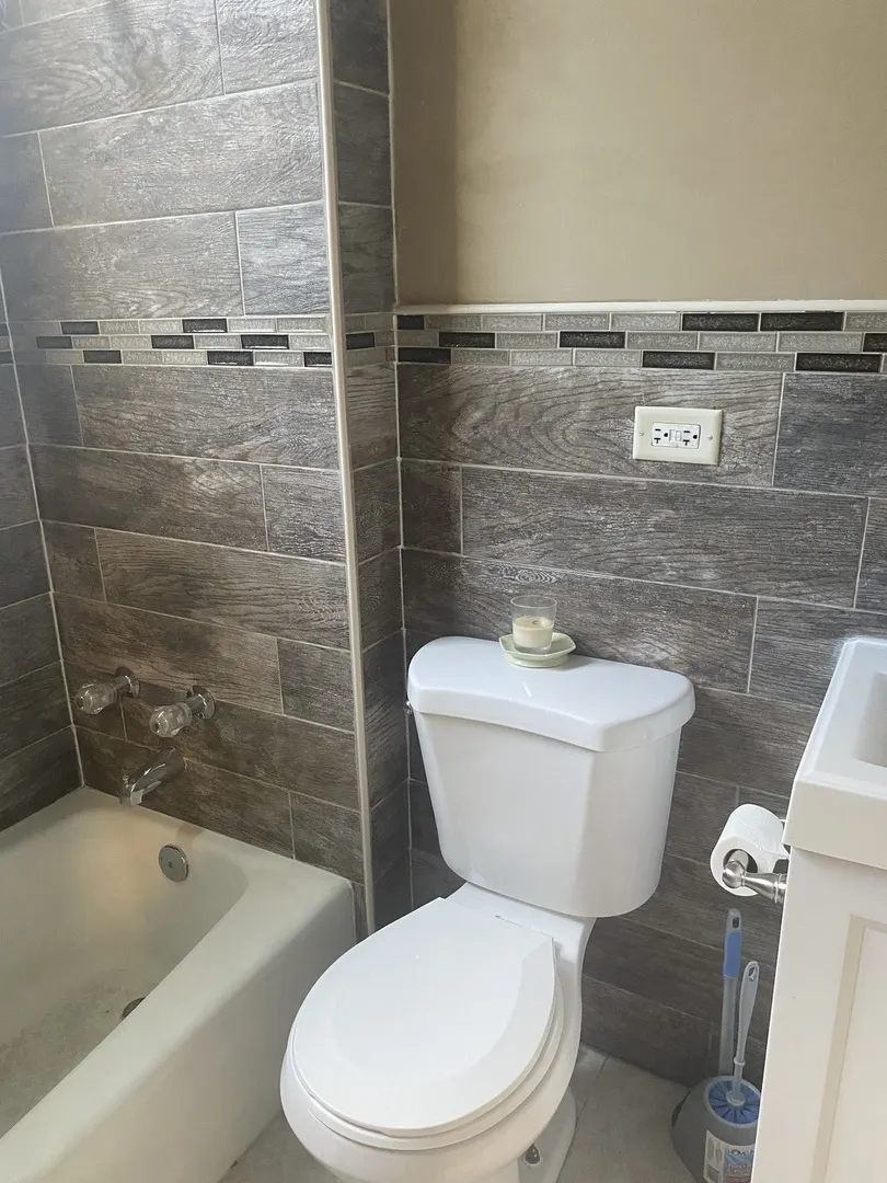 9157 S Marquette Avenue IL