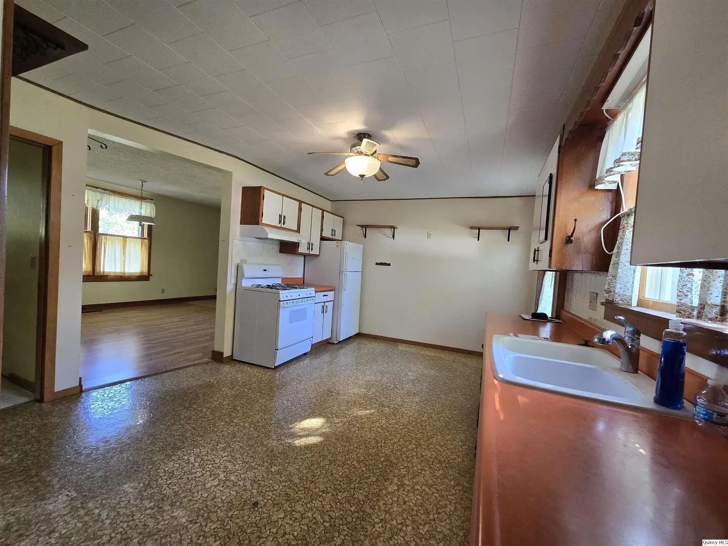 401 Ravenscroft Ave. IL