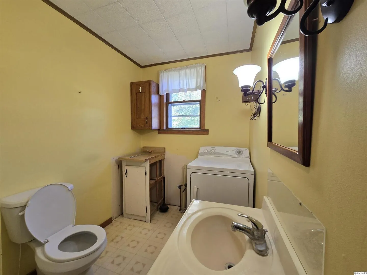 401 Ravenscroft Ave. IL