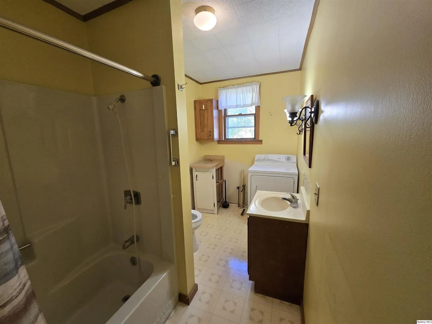 401 Ravenscroft Ave. IL