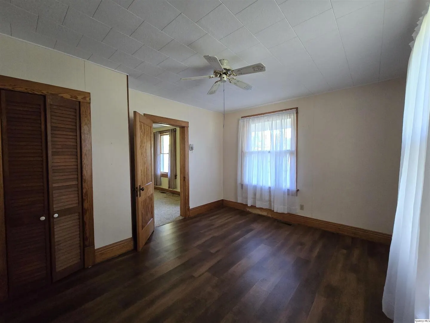 401 Ravenscroft Ave. IL