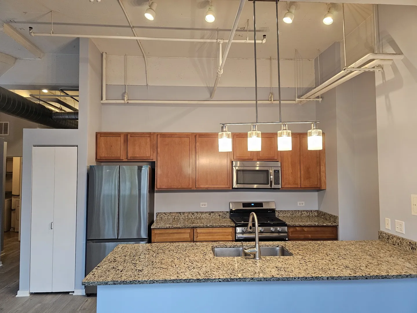 2323 W Pershing Road 104 IL