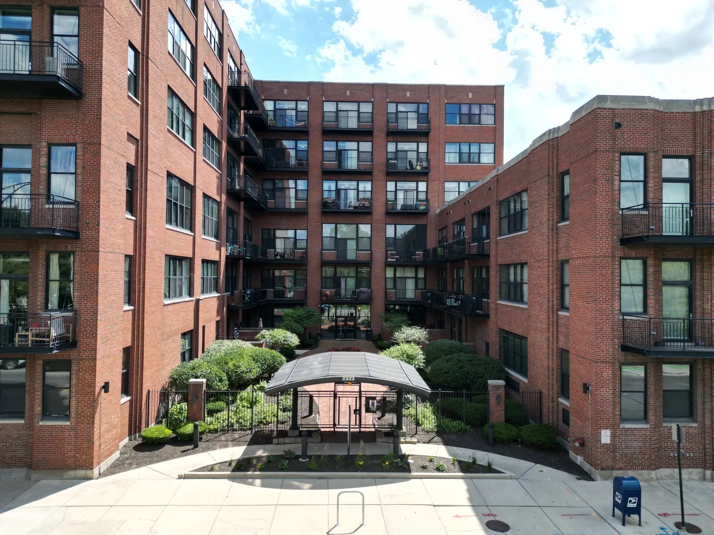 2323 W Pershing Road 104 IL