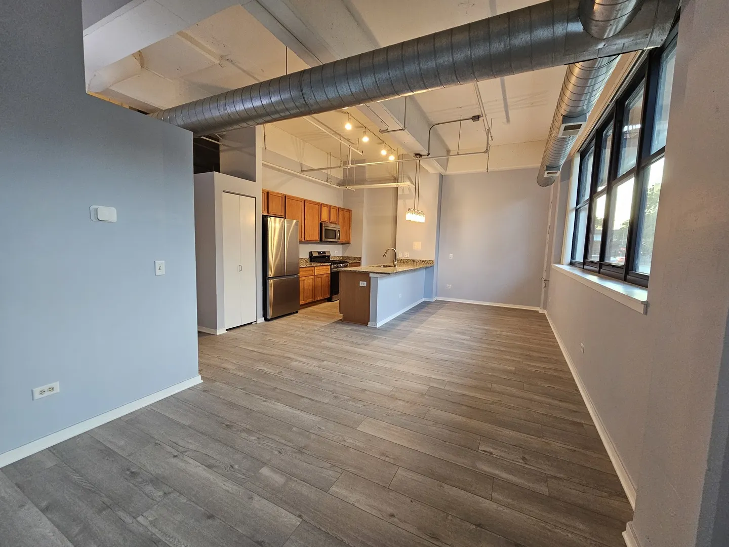 2323 W Pershing Road 104 IL
