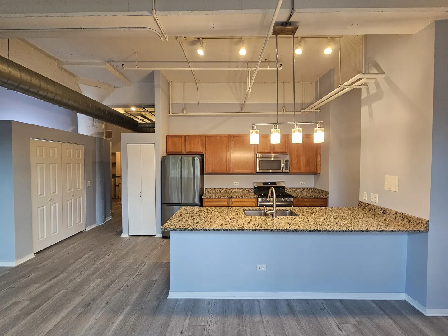 2323 W Pershing Road 104 IL