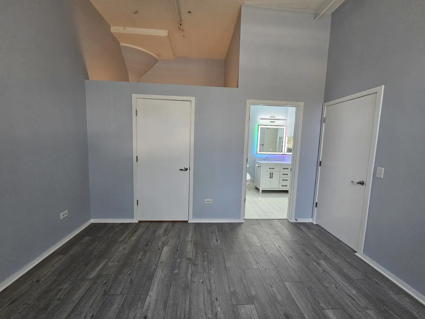 2323 W Pershing Road 104 IL