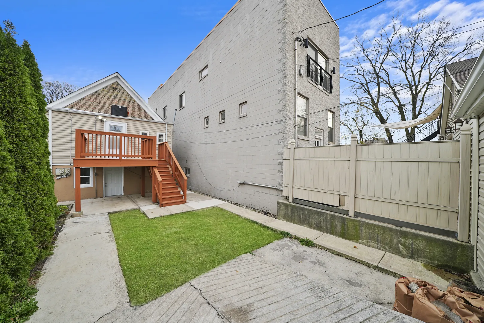 3328 S Damen Avenue IL