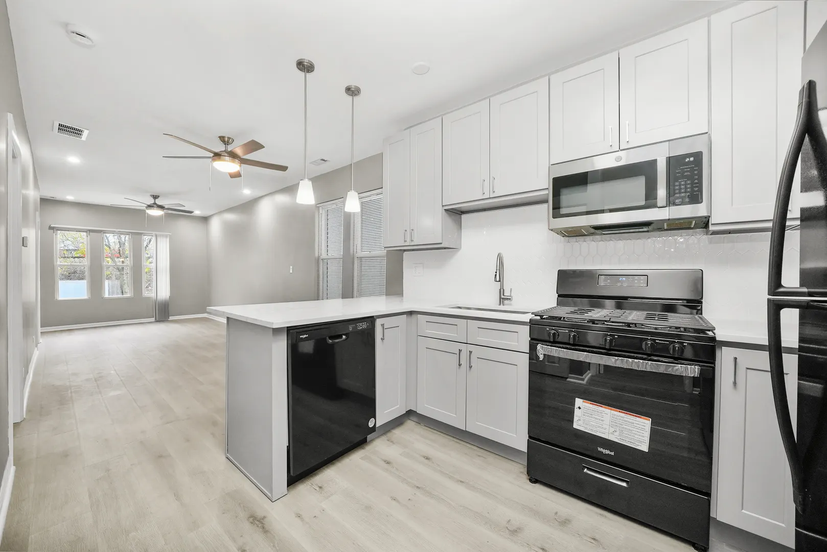 3328 S Damen Avenue IL