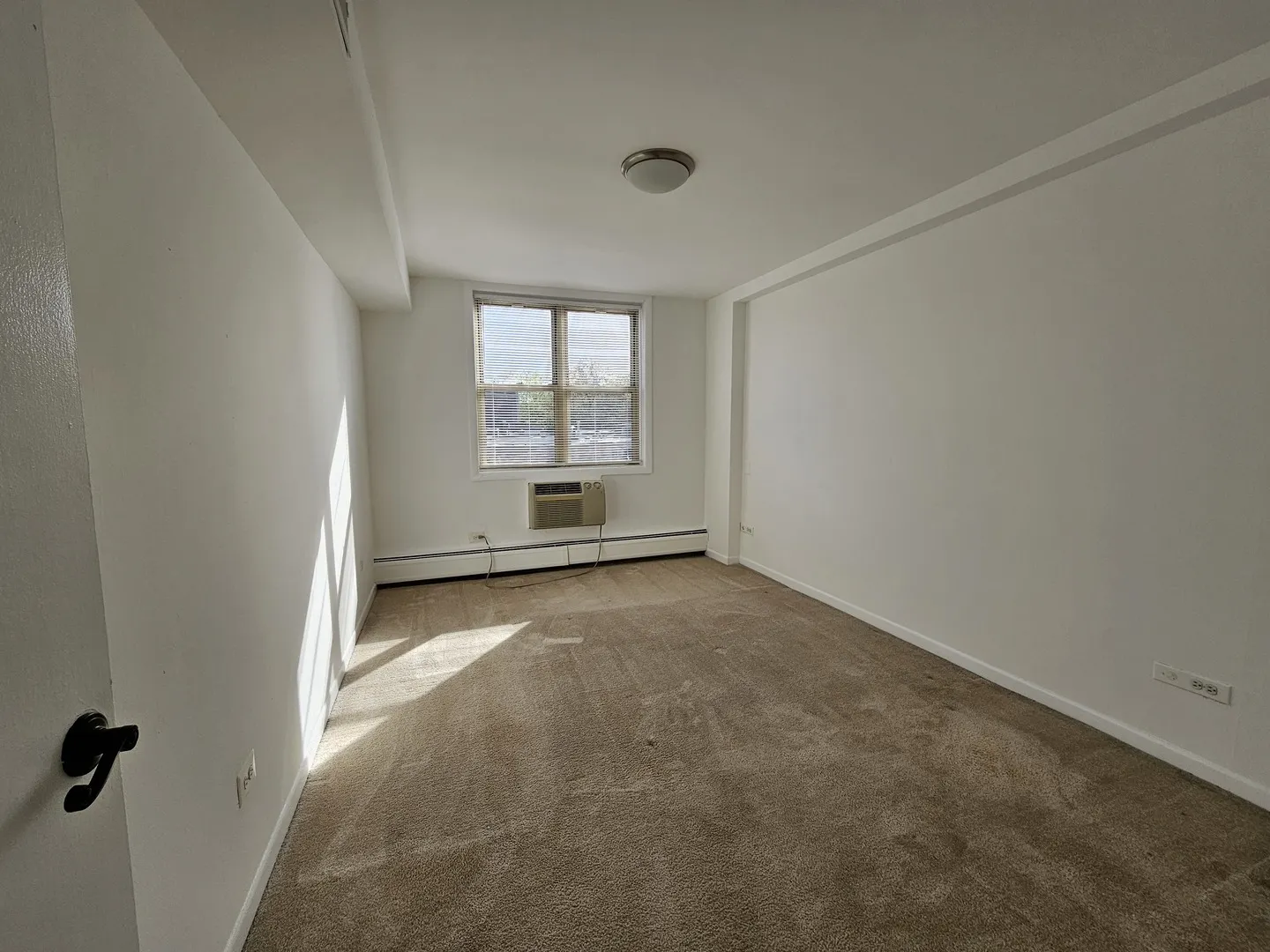 2250 N Lincoln Avenue 210 IL