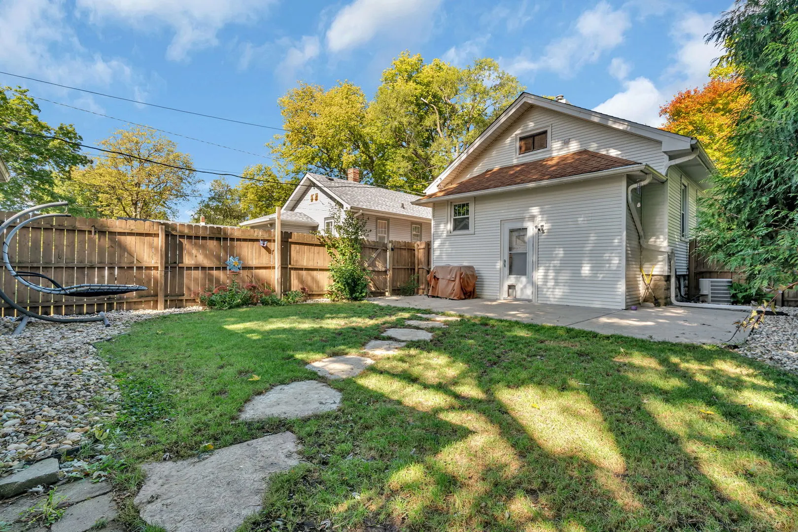925 E Jackson Street IL