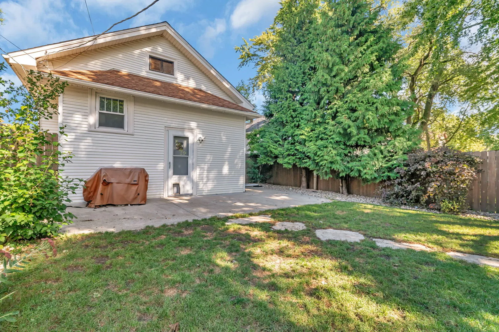 925 E Jackson Street IL